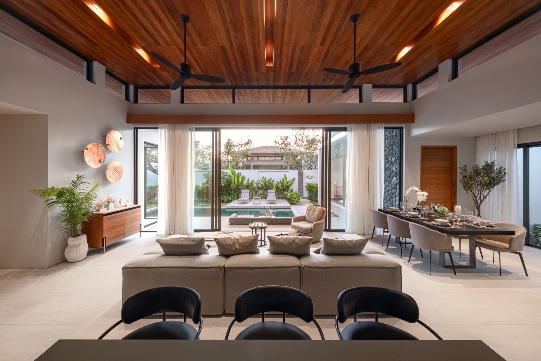 Botanica Four Seasons hero 5